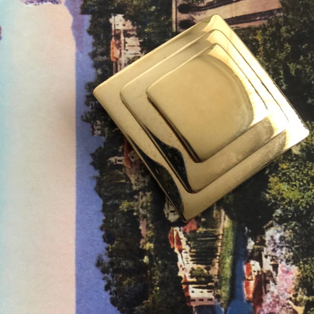 Gold Monet square brooch